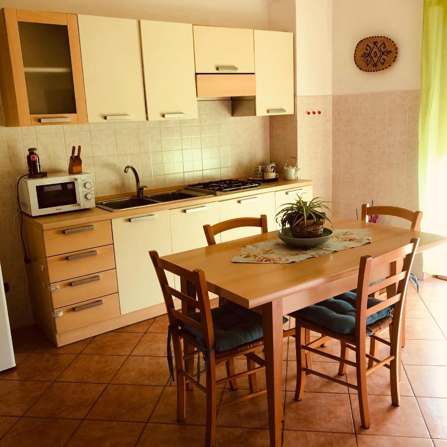 Appartamento In Centro ตอร์โตลี ภายนอก รูปภาพ